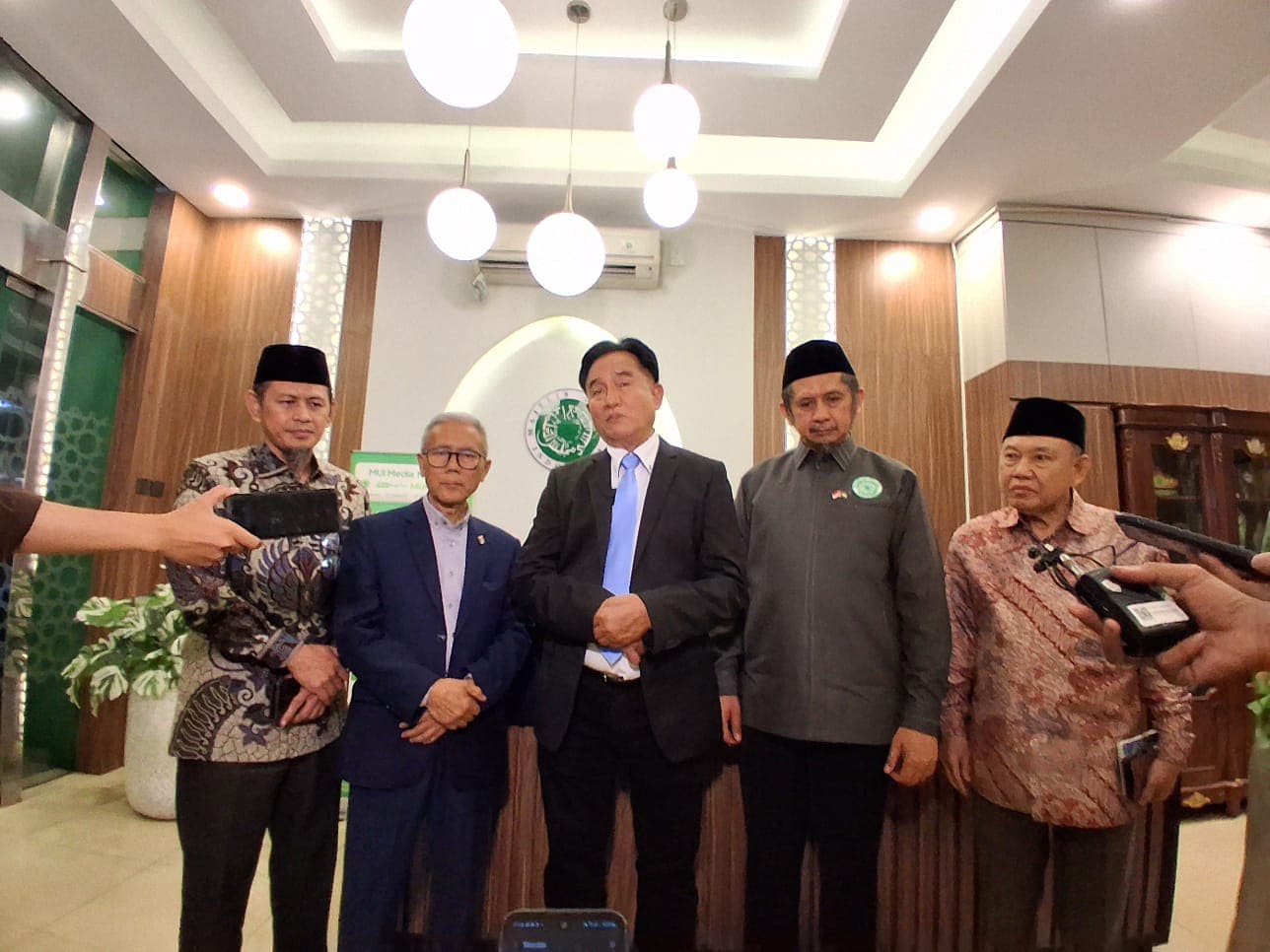 Tepis Isu Deportasi Abdul Karim Miqdad, Yusril: Interpol Tak Mungkin Salah 