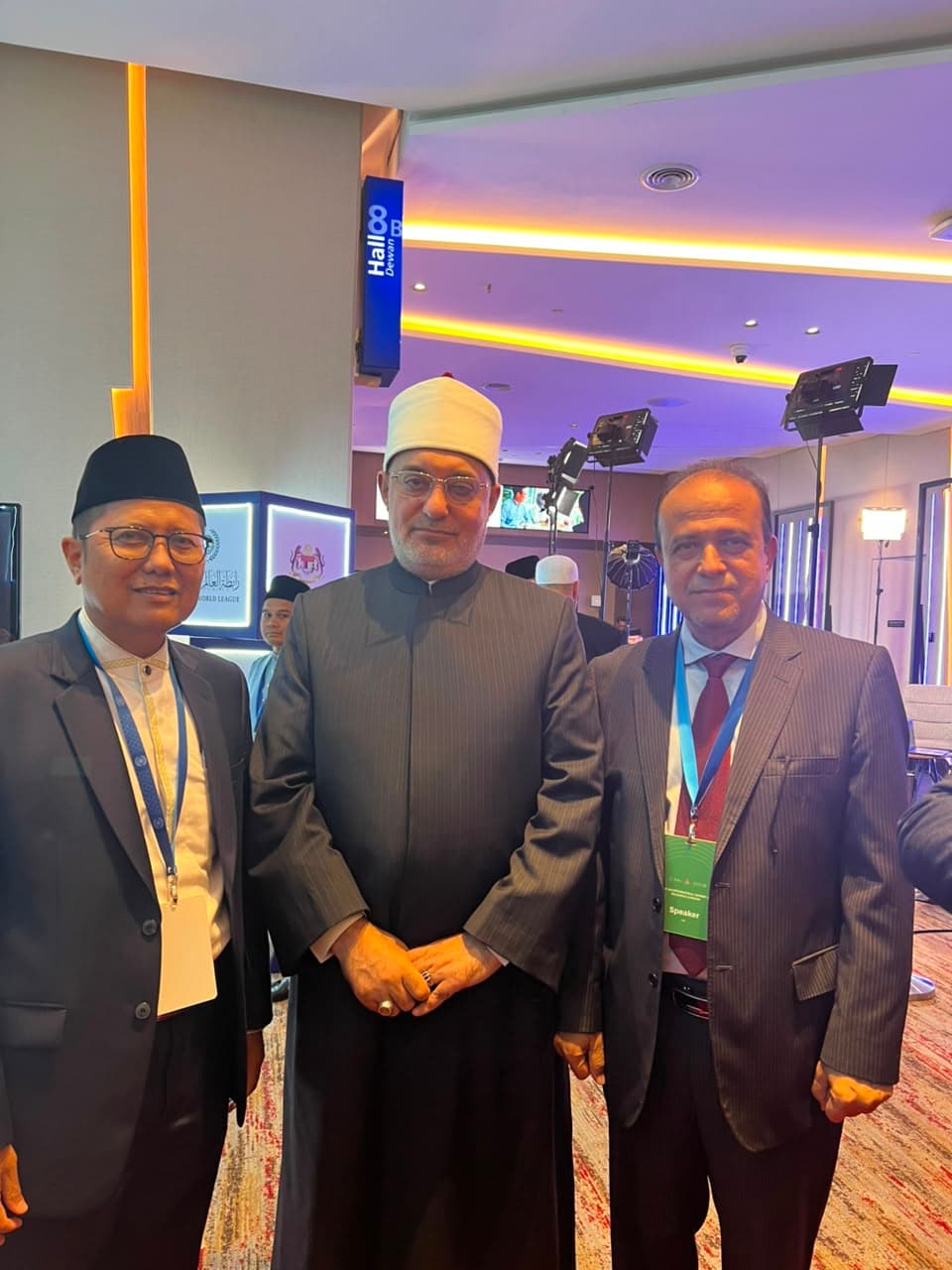 Bersama Anwar Ibrahim, Waketum MUI KH Cholil Nafis Suarakan Peran Pemuda untuk Perdamaian Dunia