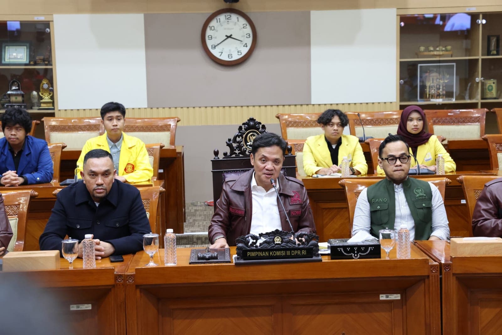 Soroti Kasus Korupsi Libatkan Oknum Aparat, Komisi III DPR: Saatnya Bersih-Bersih Hukum Tanpa Intervensi