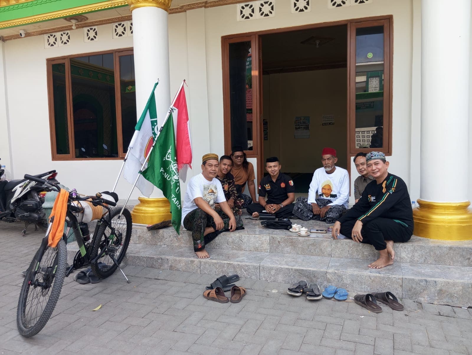 Kader Banser Sumsel Gowes Sepeda 14 Hari demi Hadiri Muktamar ke-35 NU di Jombang