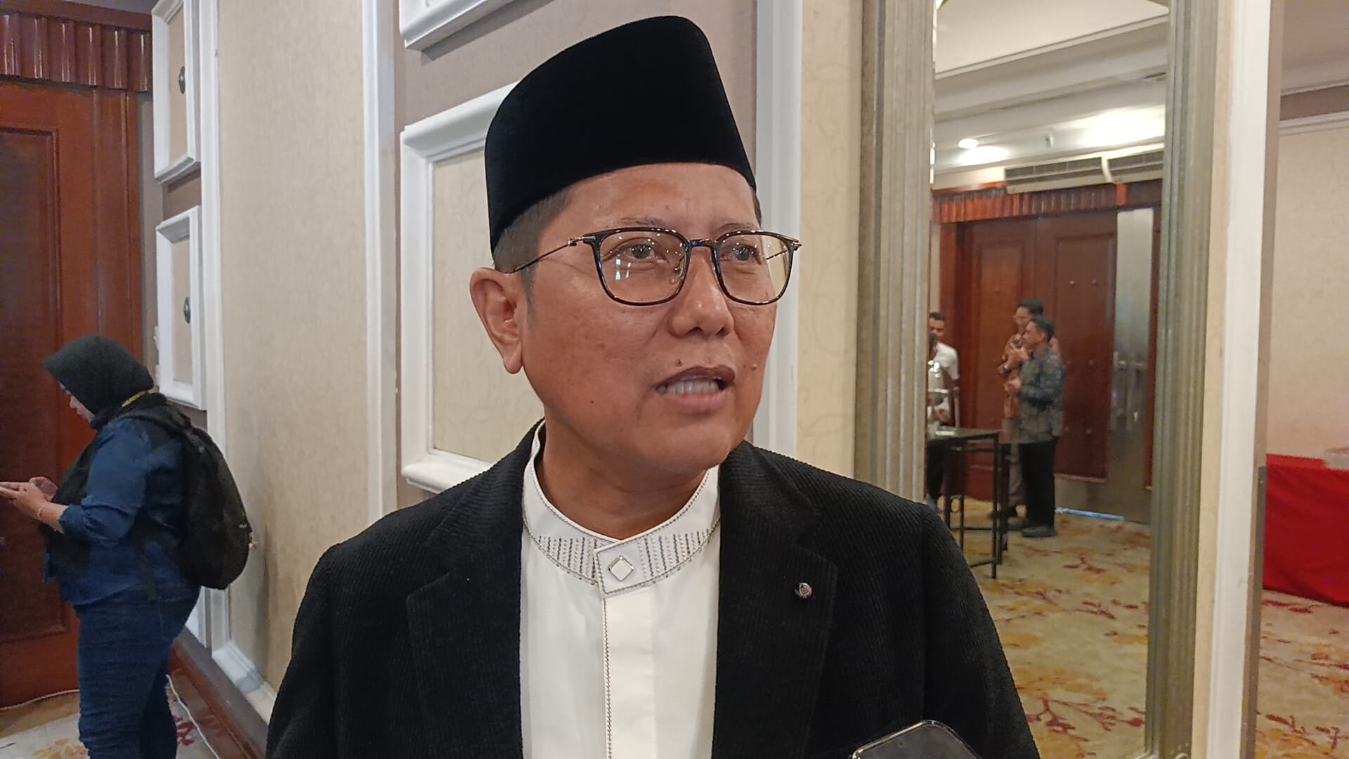 Ragam Produk Kian Kompleks, Waketum MUI Ingatkan Bahaya Zona Syubhat