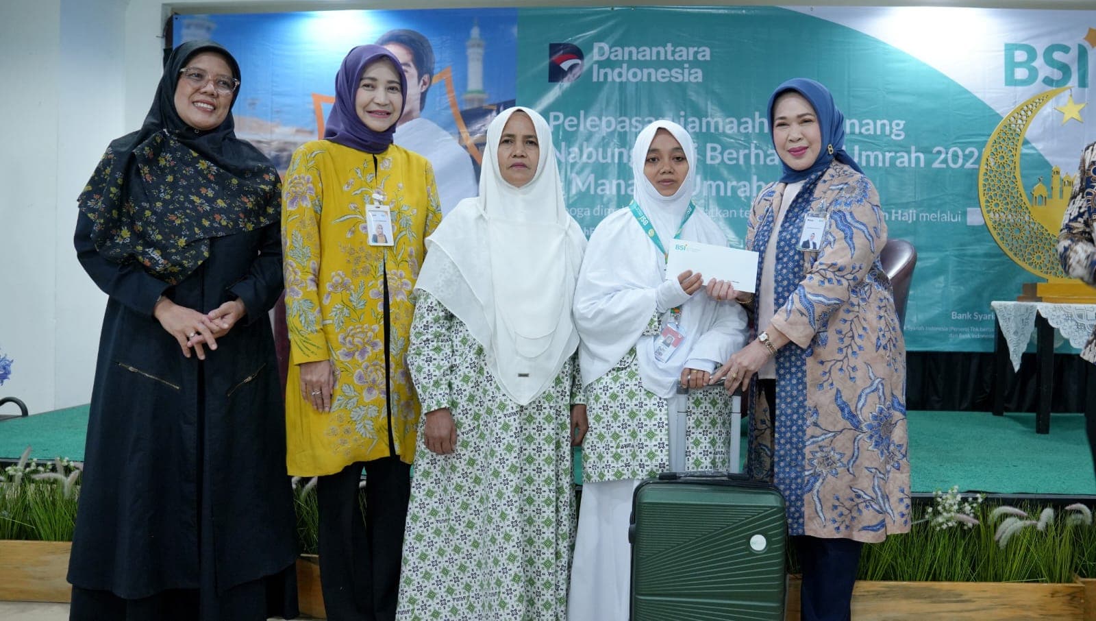 BSI Berangkatkan Umrah 50 Nasabah Tabungan Haji, Perkuat Ekosistem Haji dan Umrah