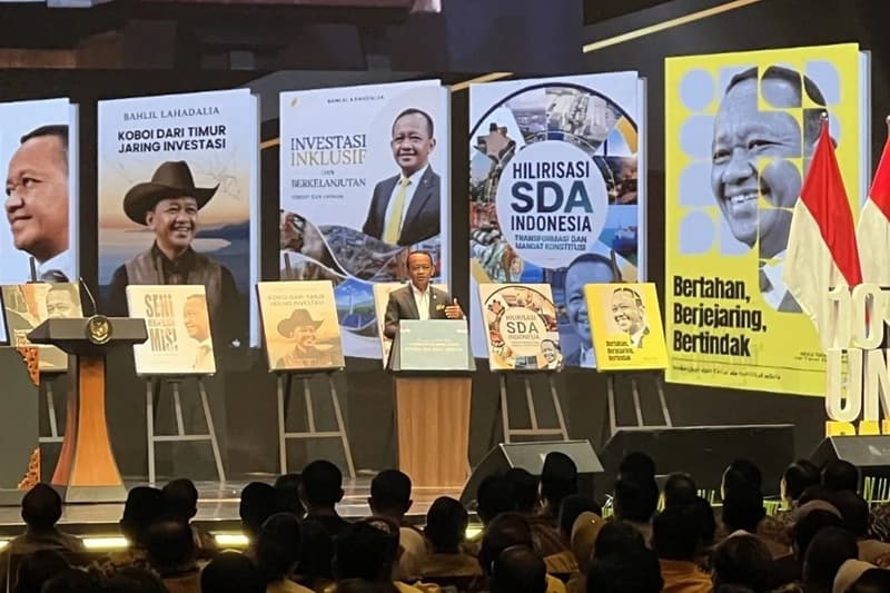 Luncurkan 10 Buku, Bahlil Lahadalia Kenang Jasa Ibu Dan Perjuangan Masa Muda
