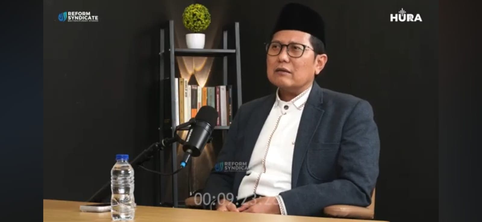 Kiai Cholil Nafis Minta Tokoh Berilmu tak Diam Agar Medsos tak Dikuasai 'Ruwaibidhah'