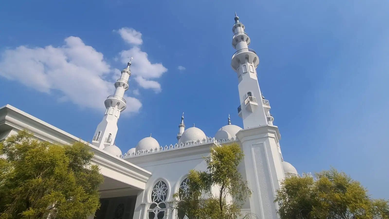 Sambut Wisata Ramah Muslim di Masjid At-Thohir, Camat Tapos Dorong UMKM Segera Urus Sertifikasi Halal