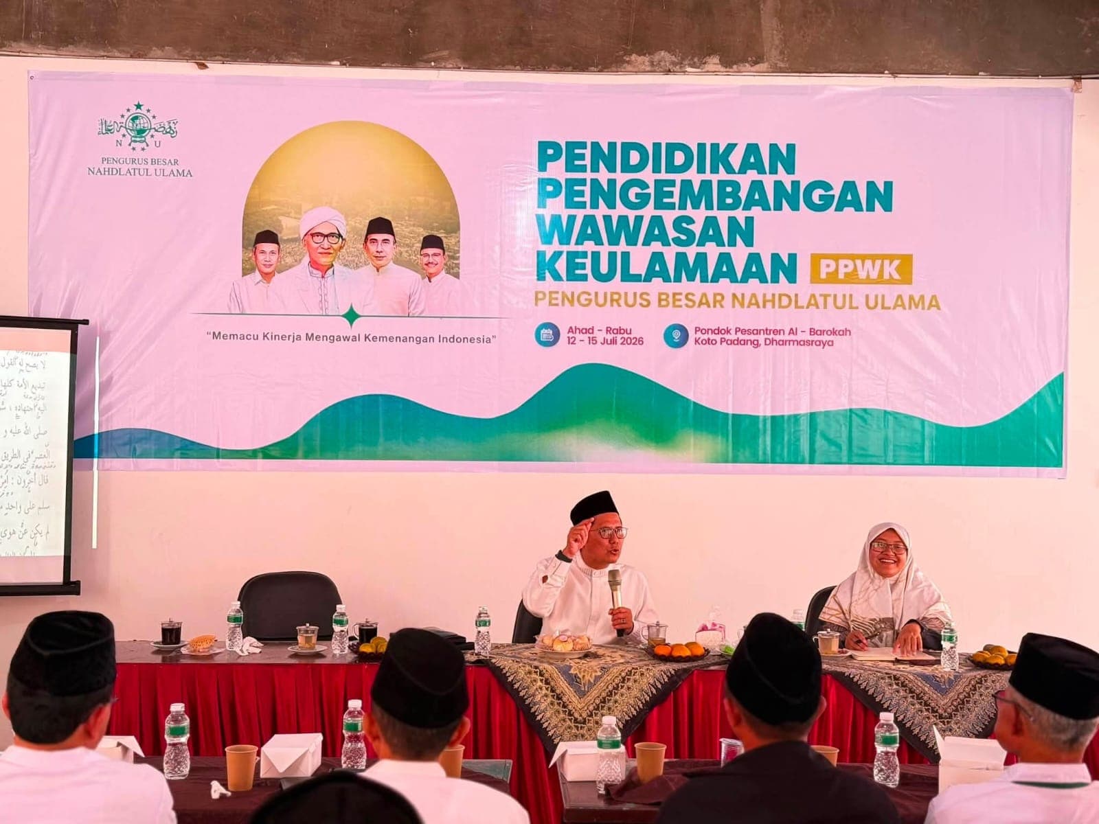 Bahas Adabul Hiwar, Kiai Cholil Nafis: Boleh Berbeda Argumen tapi Jangan Hilang Akhlak