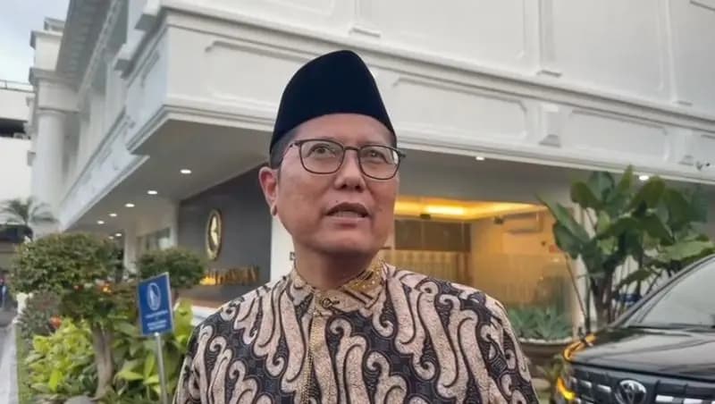 Sebut Aturan di Indonesia Kurang Tegas, KH Cholil Nafis Minta Ada Payung Hukum Pidana untuk LGBT